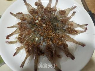 蒜蓉粉丝虾的做法步骤：2