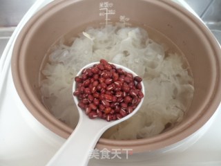 红豆桂圆银耳羹的做法步骤：5