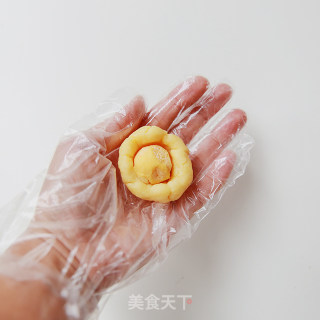 流心奶黄月饼，越心软越好吃的做法步骤：13