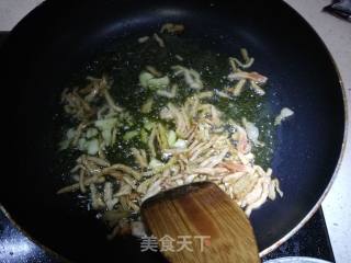 韭菜香干炒肉的做法步骤：5