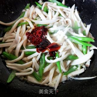 四季豆素炒杏鲍菇的做法步骤：7