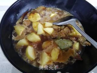 土豆烧牛肉的做法步骤：7