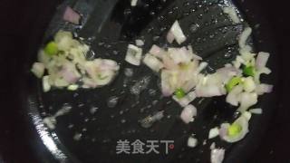 青椒洋葱蛋炒饭的做法步骤：4