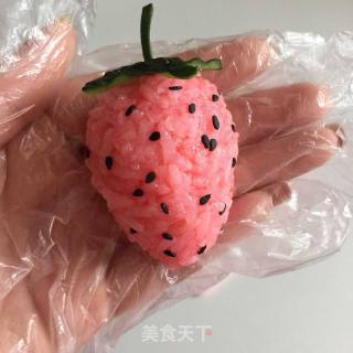 草莓饭团的做法步骤：7