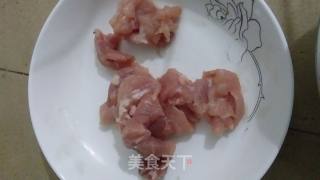 韭菜花炒肉片的做法步骤：1