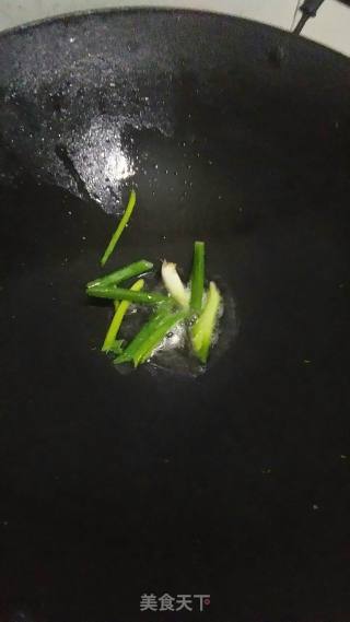 韭菜花炒肉片的做法步骤：3