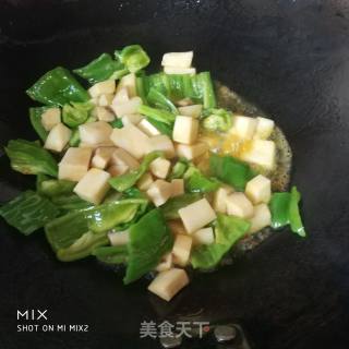 黑椒杏鲍菇牛肉粒的做法步骤：5