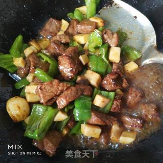 黑椒杏鲍菇牛肉粒的做法步骤：9