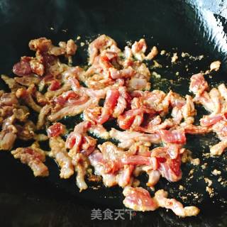 芹菜炒牛肉的做法步骤：2