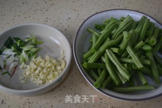 酱焖豆角的做法步骤：2