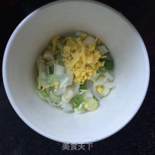 青椒包菜炒粉条的做法步骤：3