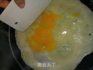 简版煎饼果子的做法步骤：4