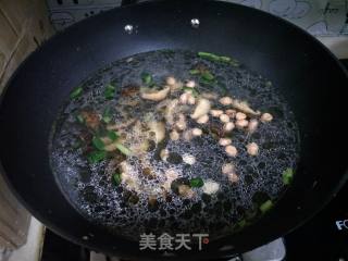 鸡蛋饼粉丝疙瘩汤的做法步骤：6