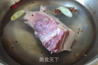 回锅肉的做法步骤：4