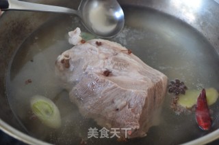 回锅肉的做法步骤：5