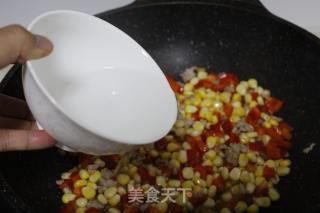 金玉满堂——肉末炒玉米的做法步骤：7