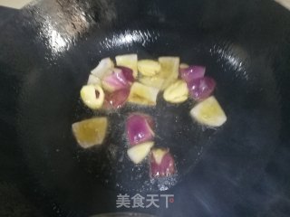 青椒炒蘑菇的做法步骤：3