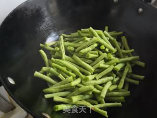 排骨炖玉米豆角的做法步骤：13