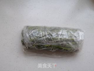 香椿炒鸡蛋的做法步骤：1