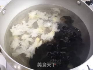 双耳炒芹菜的做法步骤：4