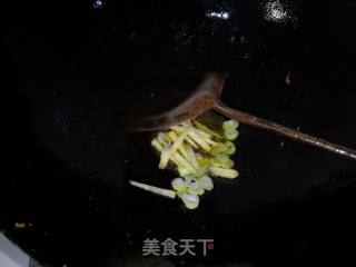 香菜胡萝卜炒肉丝的做法步骤：9