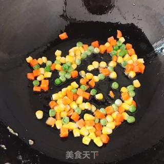 菠萝炒饭的做法步骤：7