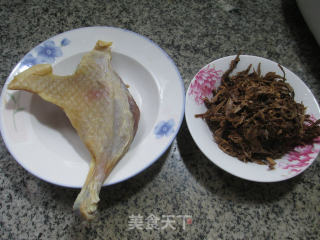 笋干菜烧腊鸭腿的做法步骤：1