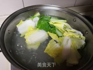 白菜肉丝粉丝汤的做法步骤：2