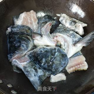 鱼头炖豆腐的做法步骤：6