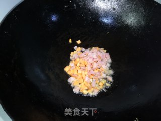 菠萝炒饭的做法步骤：6