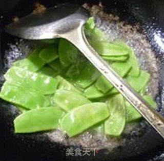 雪菜肉丝炒扁豆的做法步骤：6