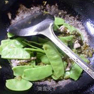 雪菜肉丝炒扁豆的做法步骤：9