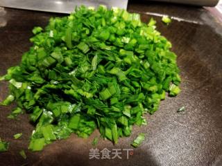 韭菜火腿鸡蛋饼的做法步骤：3