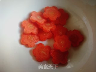 胡萝卜西兰花炒虾仁的做法步骤：4