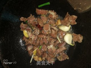 西红柿胡萝卜炖牛肉的做法步骤：7