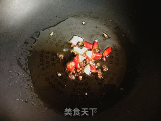 黑木耳腐竹炒菜芯的做法步骤：5