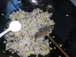 包菜木耳火腿炒饭的做法步骤：10