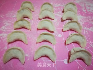 香椿豆干粉条煎饺的做法步骤：1