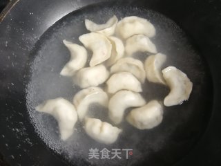 香椿豆干粉条煎饺的做法步骤：2