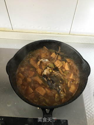 蚕豆瓣豆腐烧鱼头的做法步骤：9