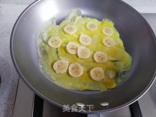 香蕉鸡蛋饼的做法步骤：4