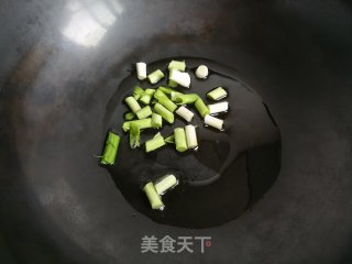 蒜苗炒豆干的做法步骤：3