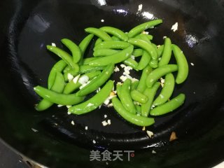 清炒甜豆角的做法步骤：4