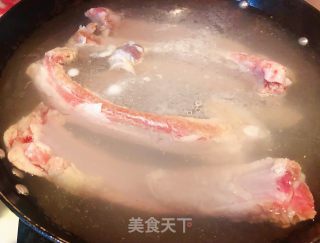 奥尔良红烧排骨#下酒菜#的做法步骤：2