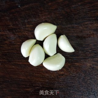 蒜香蒸大骨的做法步骤：2