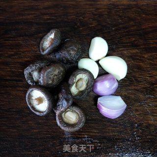 香菇蒸肉饼的做法步骤：2