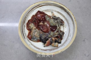 乌鸡三吃——乌鸡汤、乌鸡肉馄饨、炒乌鸡杂的做法步骤：13