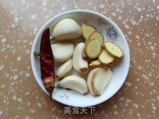 土豆烧排骨的做法步骤：2