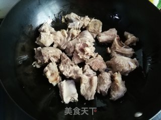 土豆烧排骨的做法步骤：3