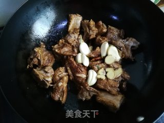 土豆烧排骨的做法步骤：4